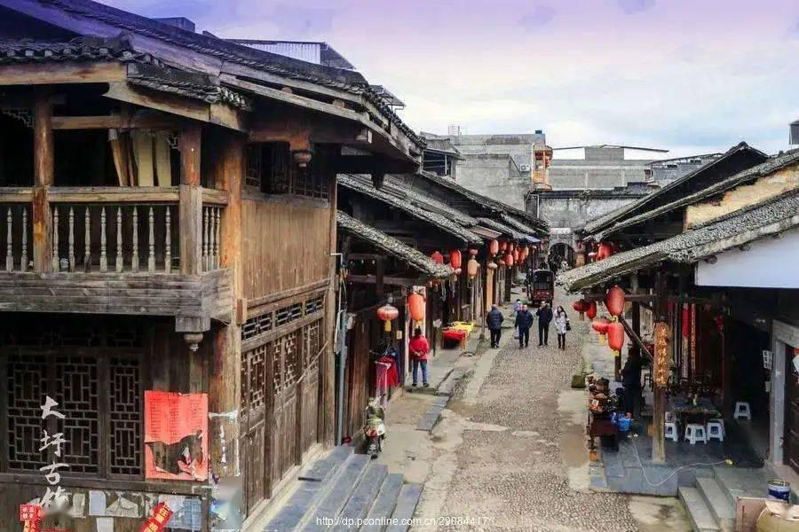 天上看着是静止的云是在用地球旋转的速度在移动吗？游戏画面